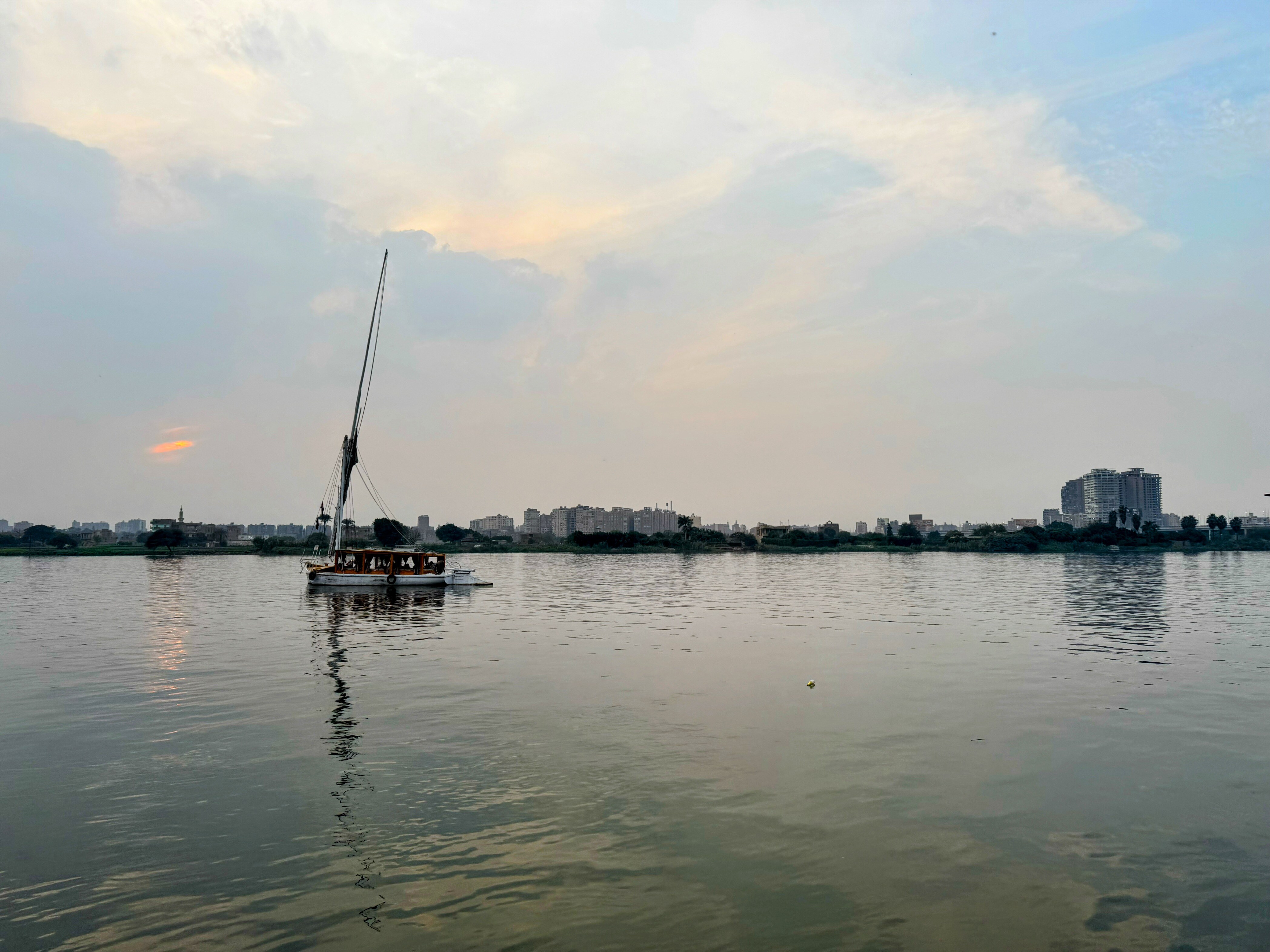尼罗河 · 黄昏的帆船