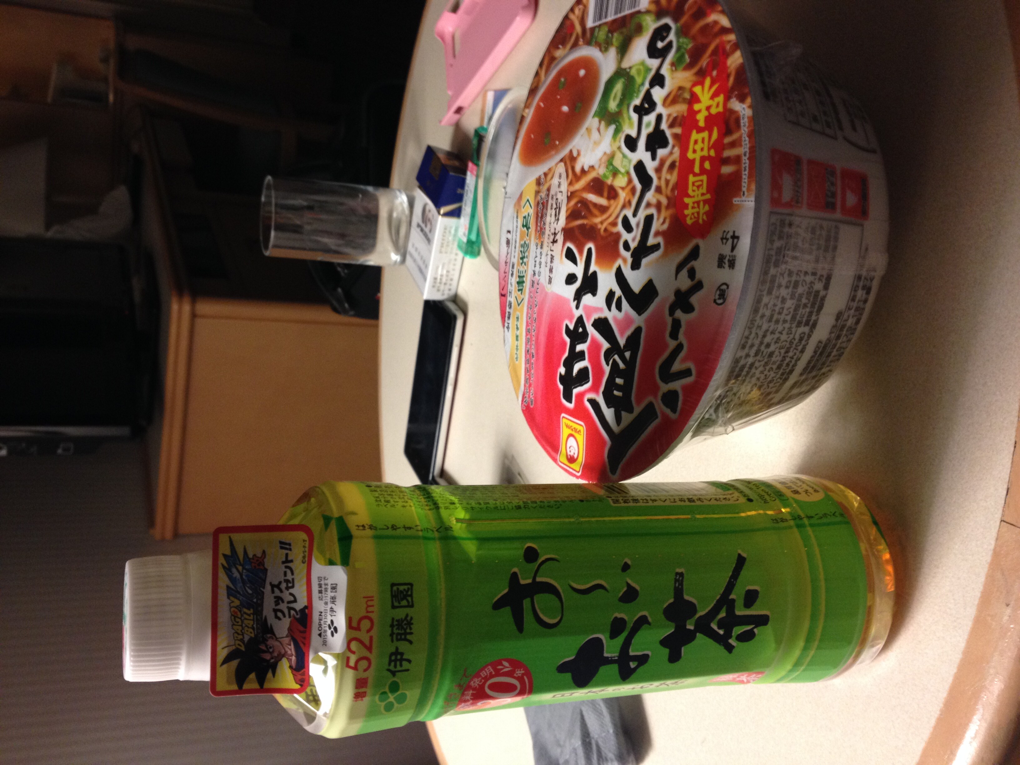 伊藤园绿茶 + 关西腾杯麺